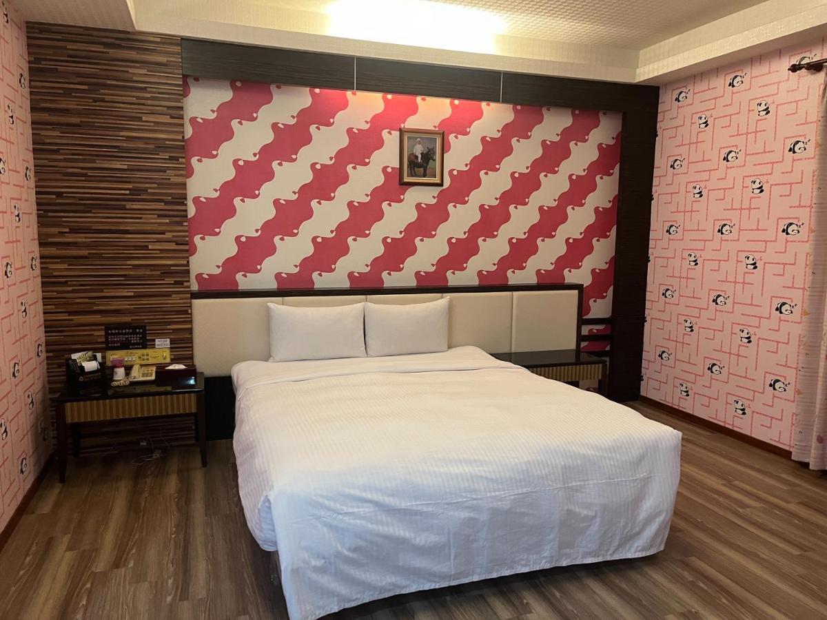 Hua Xiang Motel - Fengshan Kaohsiung Exterior foto